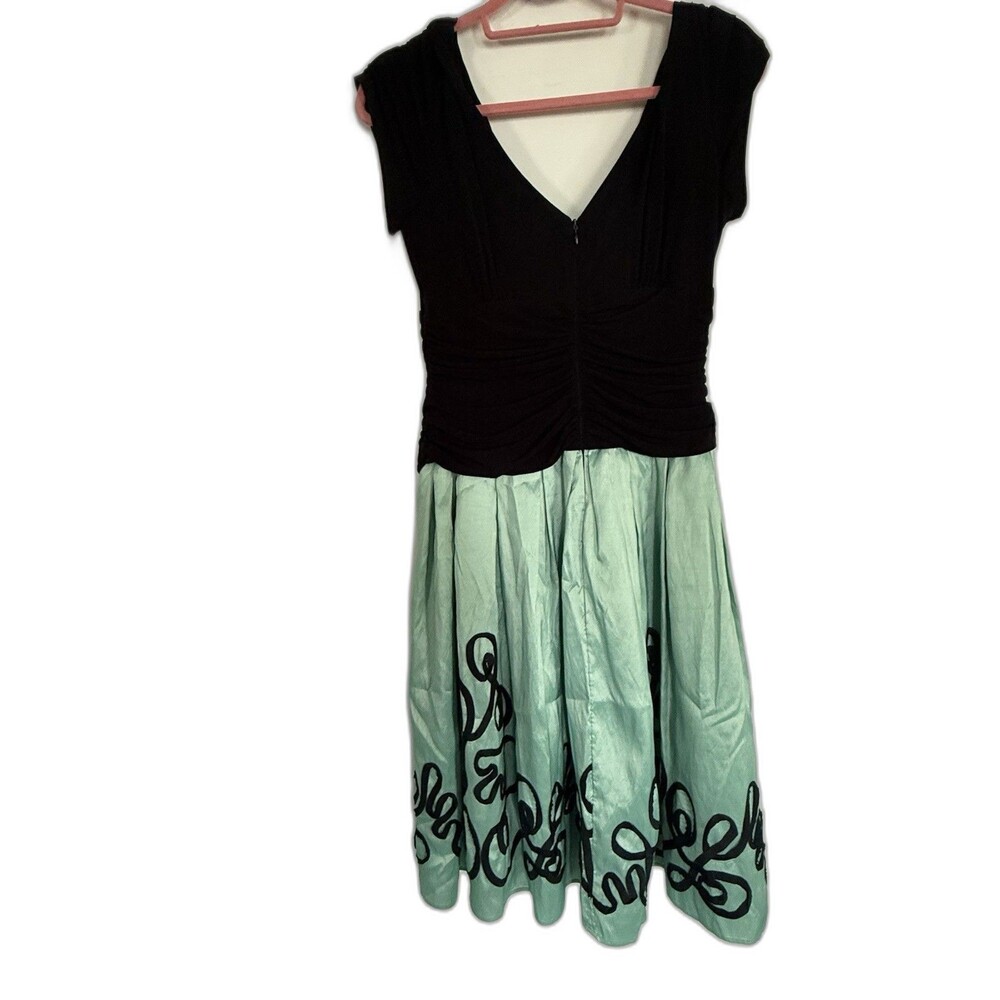 Party Dress Sz 12 Fit Flare Green Black Textured V Neck Whimsygoth Velvety Trim
